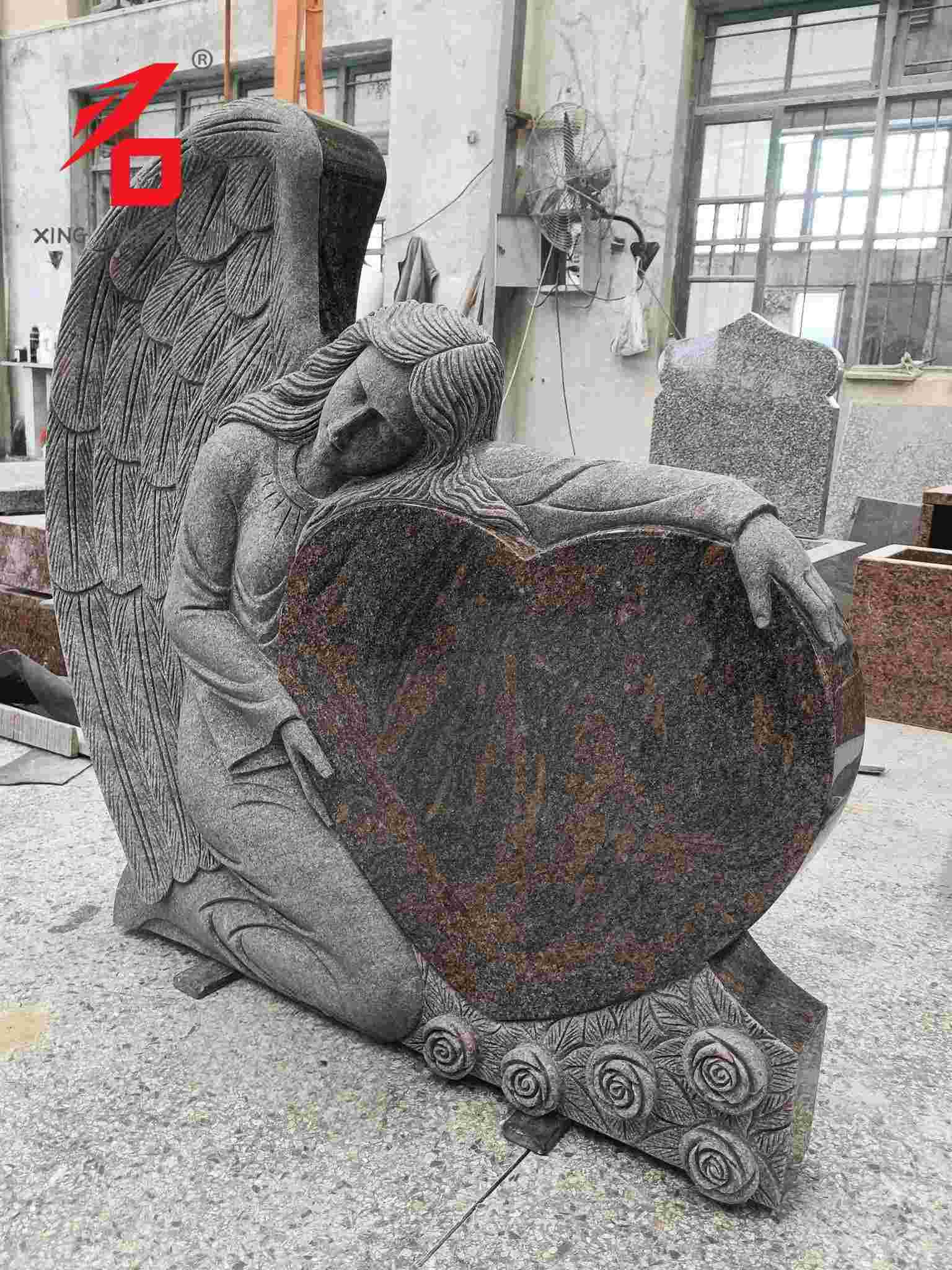 Lápida sepulcral del arte del granito del corazón del ángel guardián