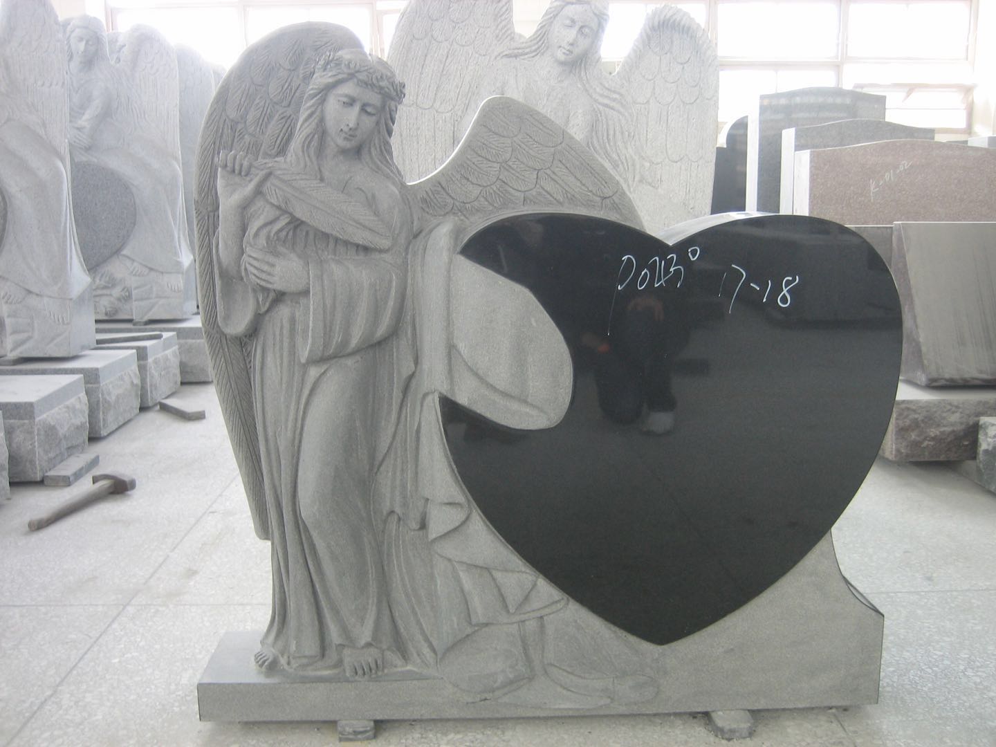 Lápida de corazón de ángel de estilo europeo de Xingyan en forma de corazón